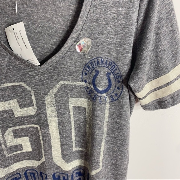 Indianapolis Colts T-shirt NWT Medium Gray Women’s V-neck - Picture 5 of 8